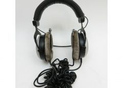 BeyerDynamic DT-880 Professional Studio Wired Over-Ear Semi-Open Headphones