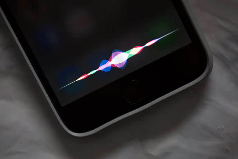 Apple’s Siri Helps in Rescue of Teenager Who Crashed Into Icy River